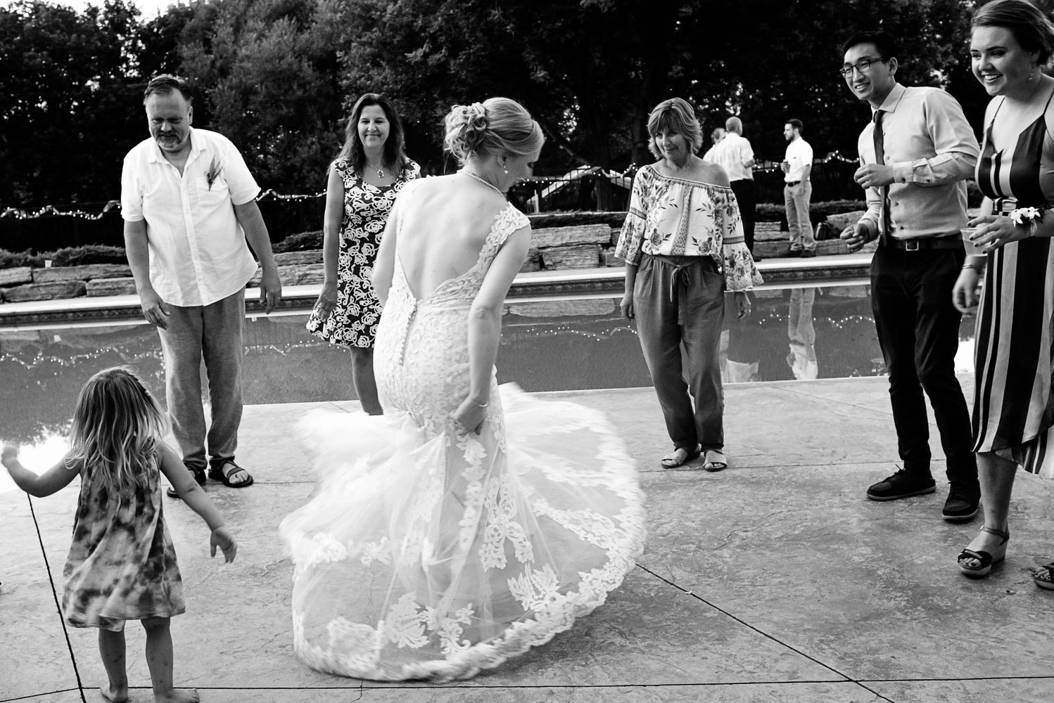 bride dancing with the wedding guests at the Minnesota summer wedding